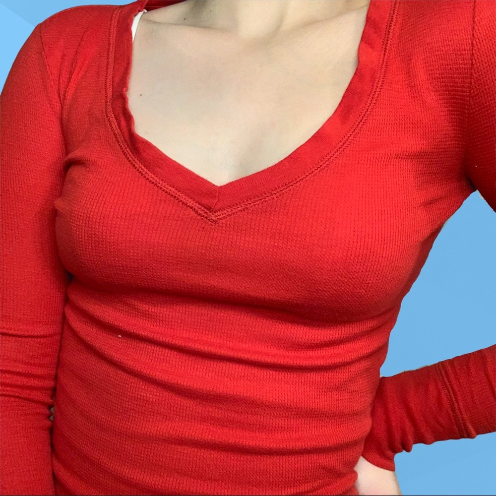 RED VS PINK V NECK LONG SLEEVE TOP